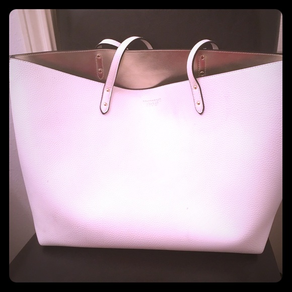 Victoria’s Secret White Tote (w/pouch) - Picture 1 of 4
